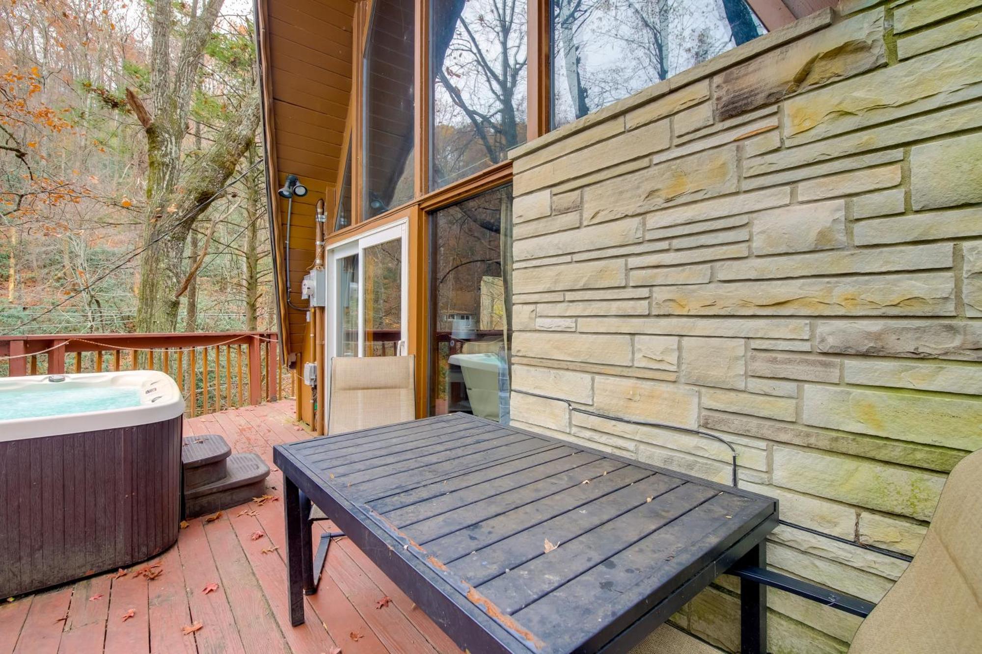 Gatlinburg A-Frame Home With Hot Tub Near Parkway Zewnętrze zdjęcie