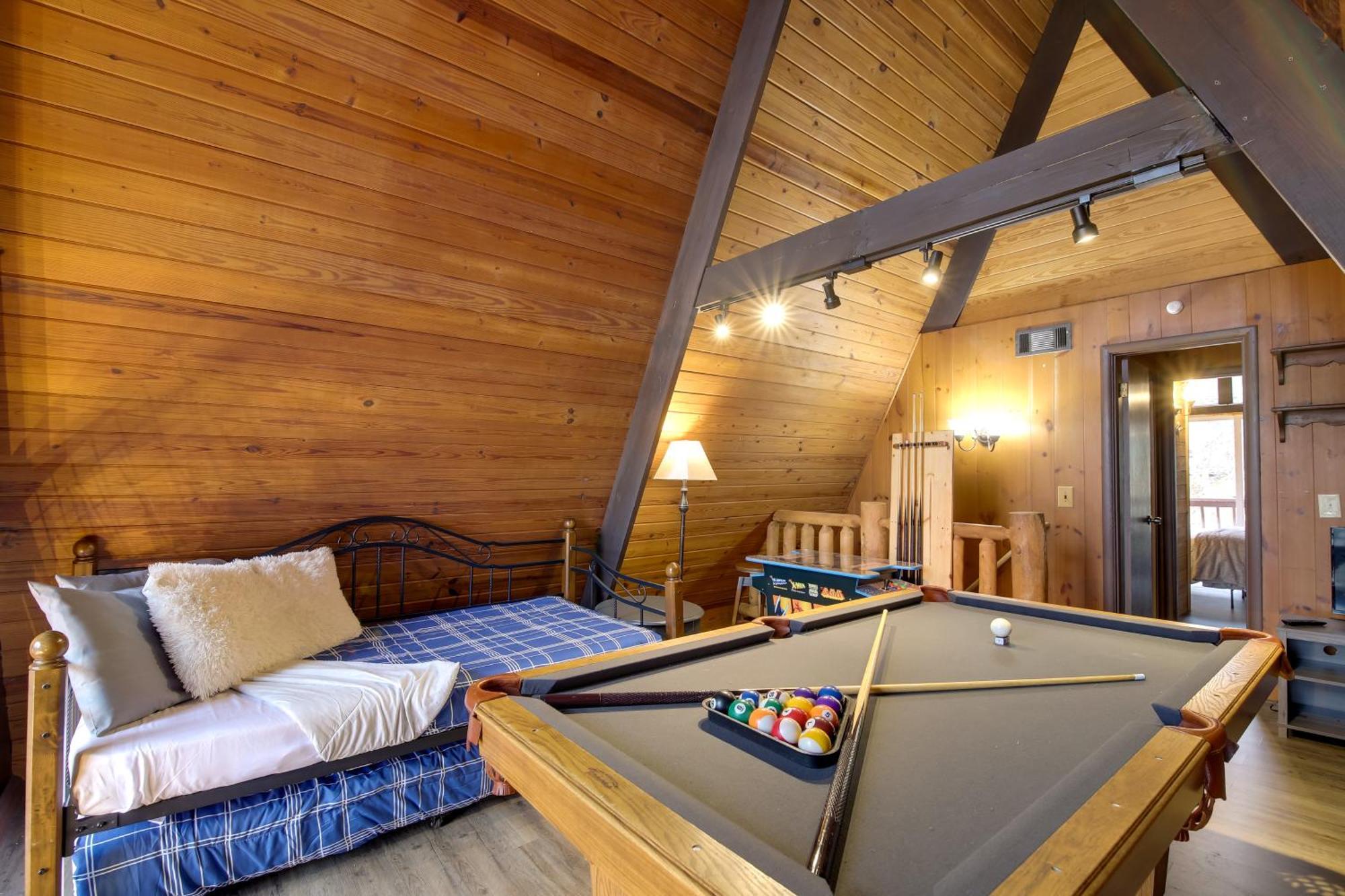 Gatlinburg A-Frame Home With Hot Tub Near Parkway Zewnętrze zdjęcie