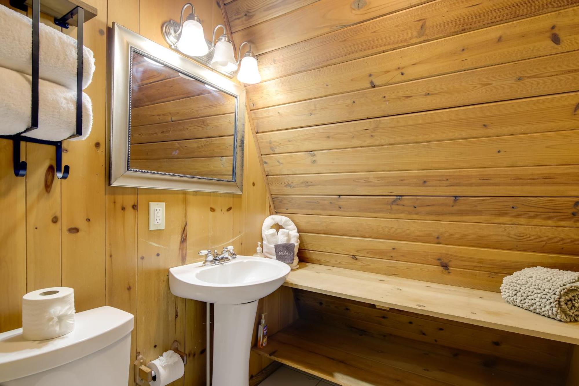 Gatlinburg A-Frame Home With Hot Tub Near Parkway Zewnętrze zdjęcie