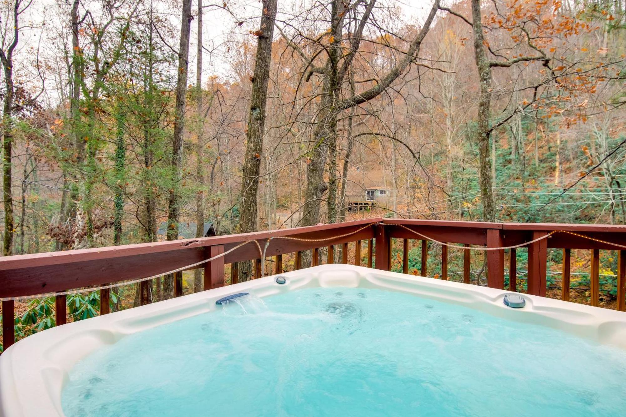 Gatlinburg A-Frame Home With Hot Tub Near Parkway Zewnętrze zdjęcie